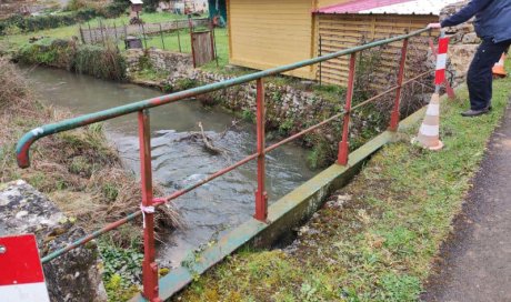 Restauration d'un parapet de pont à Corvol-l'Orgueilleux